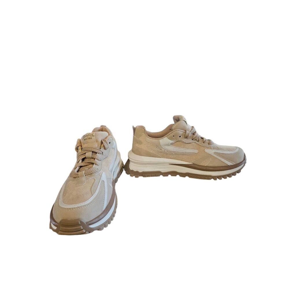 Blowfish Leo Sneaker in Dk. Cream. Size 7.5